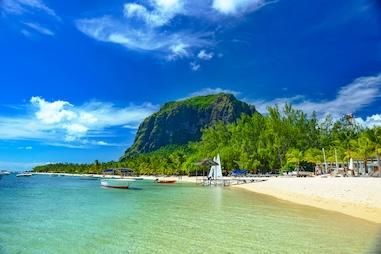 Blog: Ontdek onze luxe wellnessvakanties naar Mauritius: Luxueuze wellnesshotels en insider tips van verborgen pareltjes van het eiland. #LuxeWellnessHotels #Mauritius