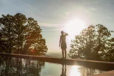 Thailand biedt een groot aanbod aan health retreats, gericht op preventie, vitaliteit en herstel. Van detox aan zee tot medische spa’s. Ontdek welk programma past bij uw doel en voorkeuren.