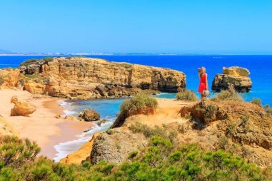 dek onze selectie van wellnessretreats en health spa’s in Portugal. Van kleinschalige yogaretreats tot programma’s voor slaap, stress en energie, en ayurveda op Madeira.