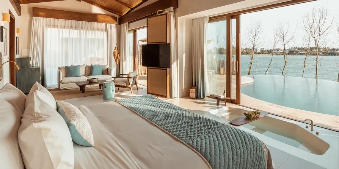hotel kamer met zwembad