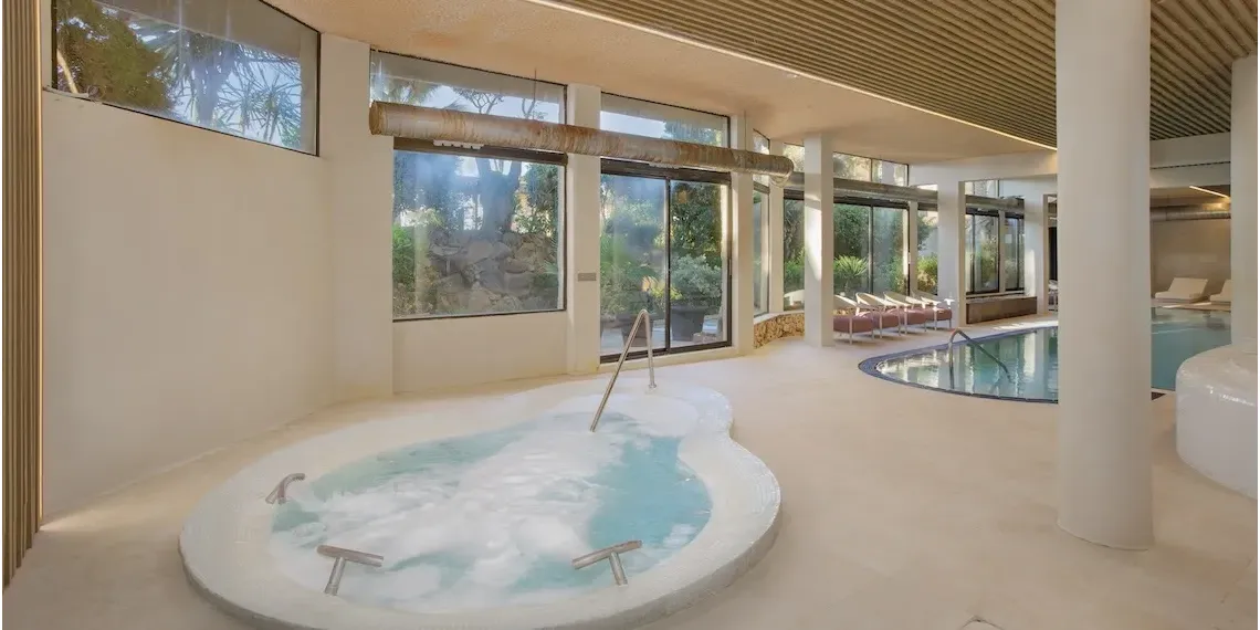 whirlpool Ayurveda Resort Port Salvi