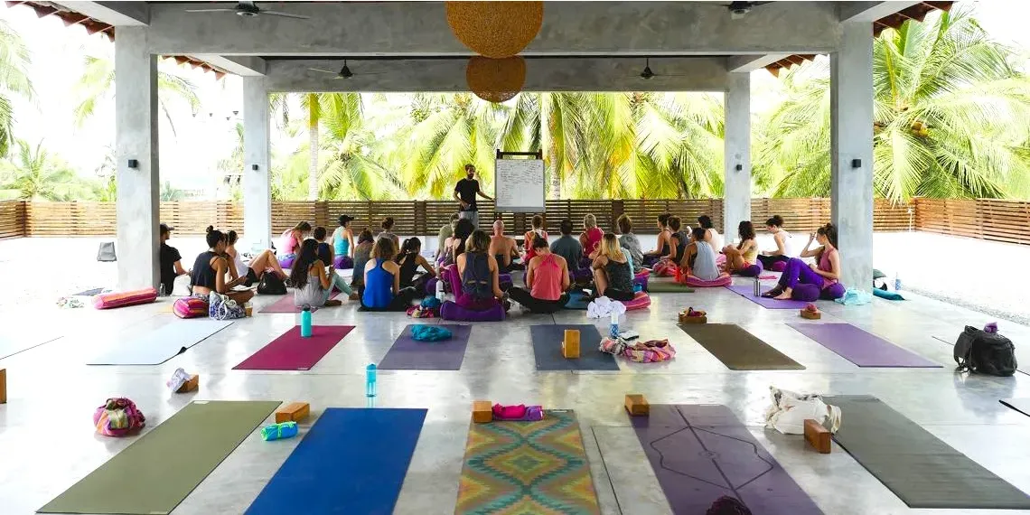 Underneath The Mango Tree - yoga groep