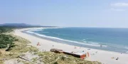 uitzicht op strand en zee