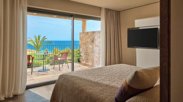 Slaapkamer Zen Beachfront Bungalow | Minos Palace Resort